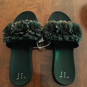 NWT A New Day flower sandals
